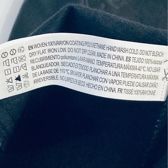 Cute Black Faux Leather Mini Skirt Size M 29W Silver Snaps Moto Chic FOREVER 21 - Picture 6 of 8